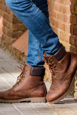 Bota de homem em pele napa