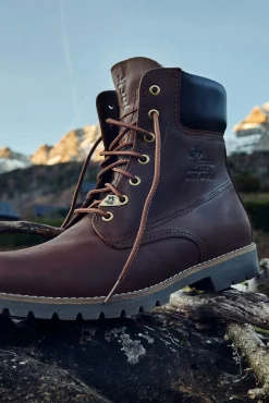 Bota de homem em pele napa