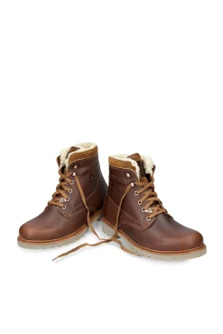 Bota de homem em pele napa