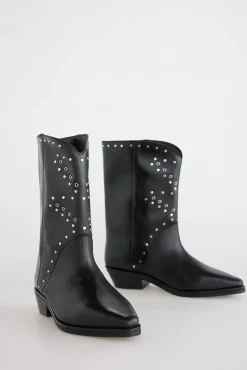 Bota de pele cravejada