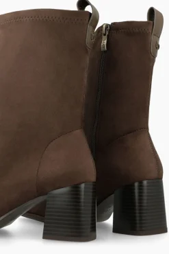 Botins com efeito couro elástico e salto