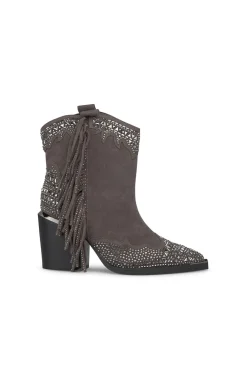 Botins com franjas laterais