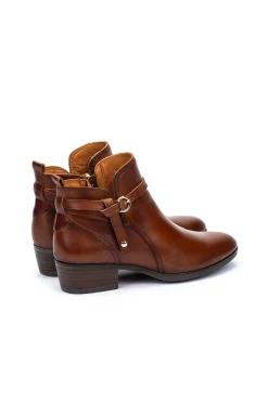 Botins de salto alto