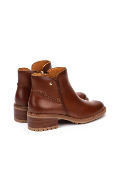 Botins de salto alto