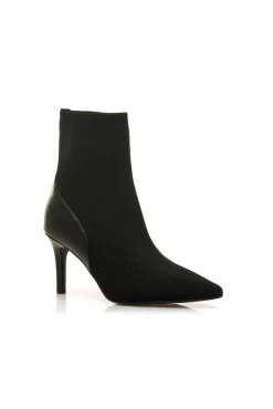 Botins de salto alto