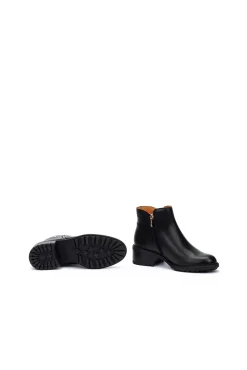 Botins de salto alto