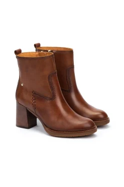 Botins de salto alto