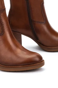 Botins de salto alto