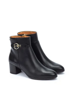 Botins de salto alto
