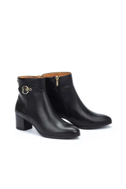 Botins de salto alto