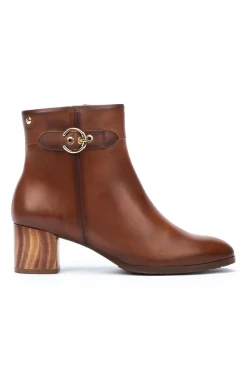 Botins de salto alto