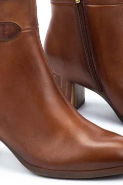 Botins de salto alto