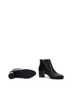 Botins de salto alto