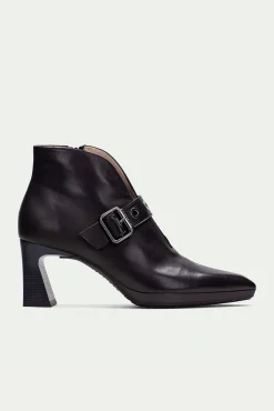 Botins fino com fivela e ilhós ATLANTA