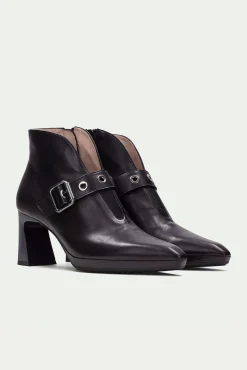 Botins fino com fivela e ilhós ATLANTA