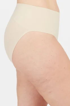 Braguita moldeadora invisible nude Spanx