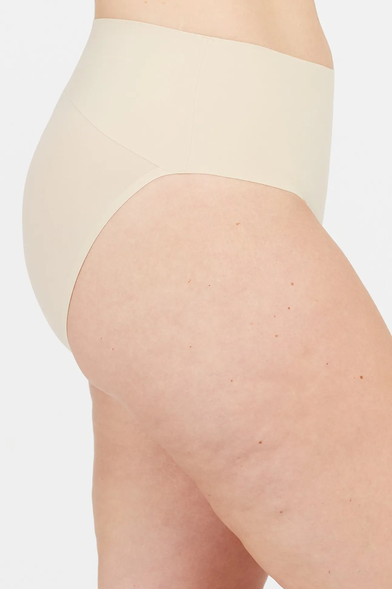 Braguita moldeadora invisible nude Spanx