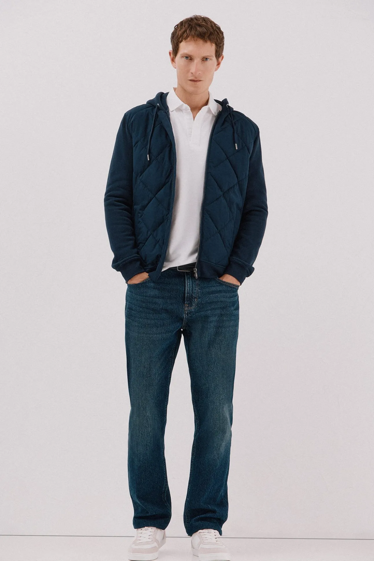 -Regular fit-Sweatshirt fabric combined with technical fabric-Front zip fastening, hood and side pockets-By purchasing our cotton products, you are supporting our investment in the Better Cotton initiative. This product has been obtained th