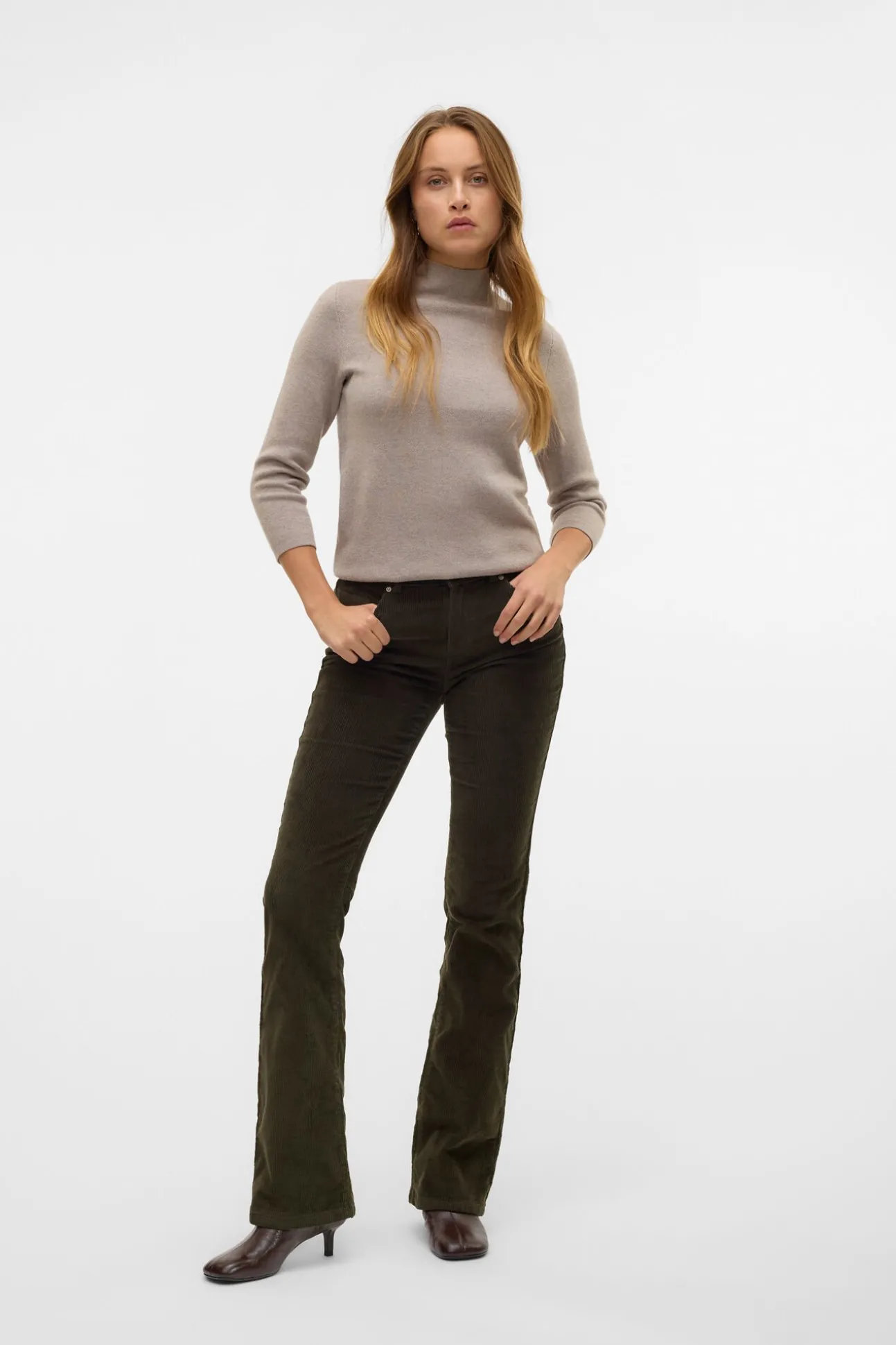 Calça calça boca de sino