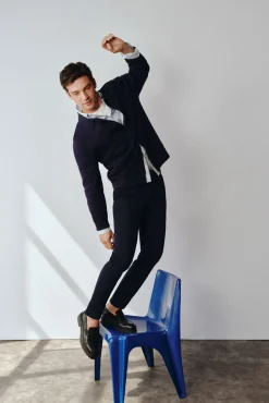 Calça calças chino confortável com corte afunilado