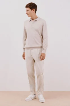 Calça calças chino confortável com corte afunilado