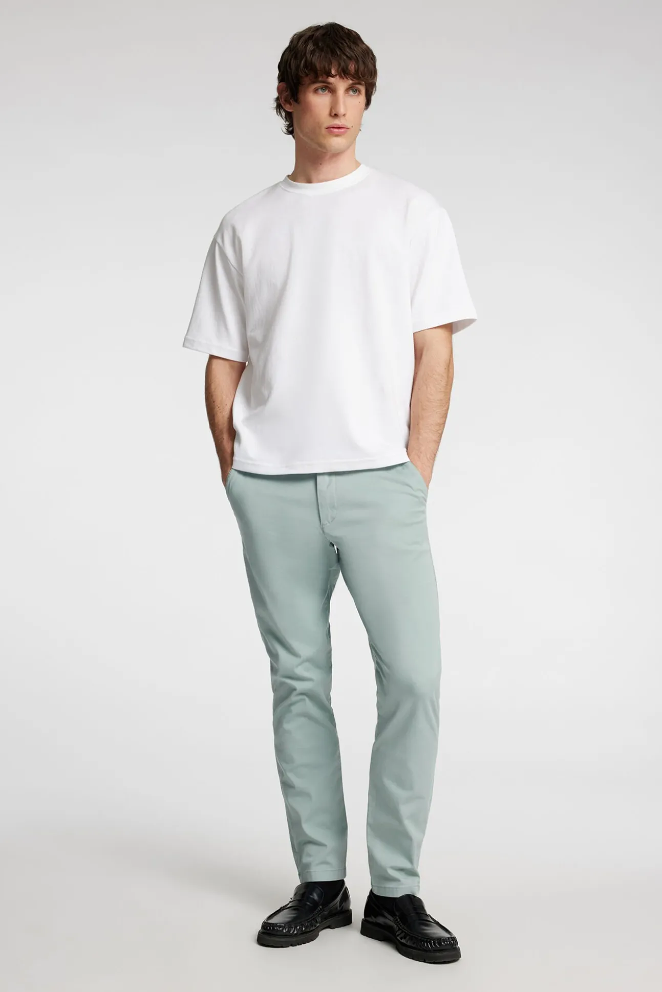 Calça calças chino slim fit feita de algodão orgânico