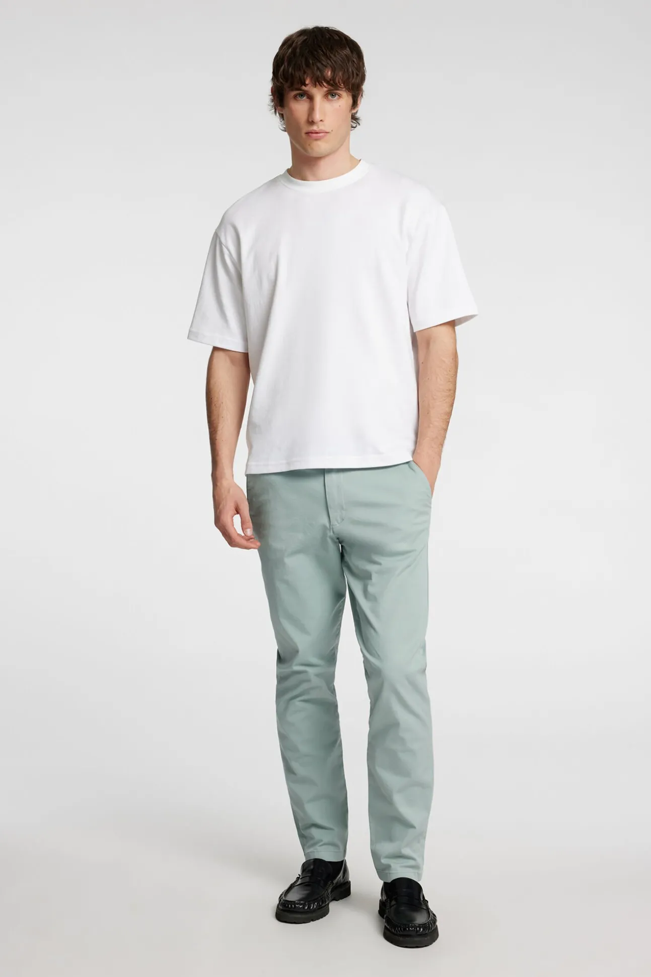 Calça calças chino slim fit feita de algodão orgânico