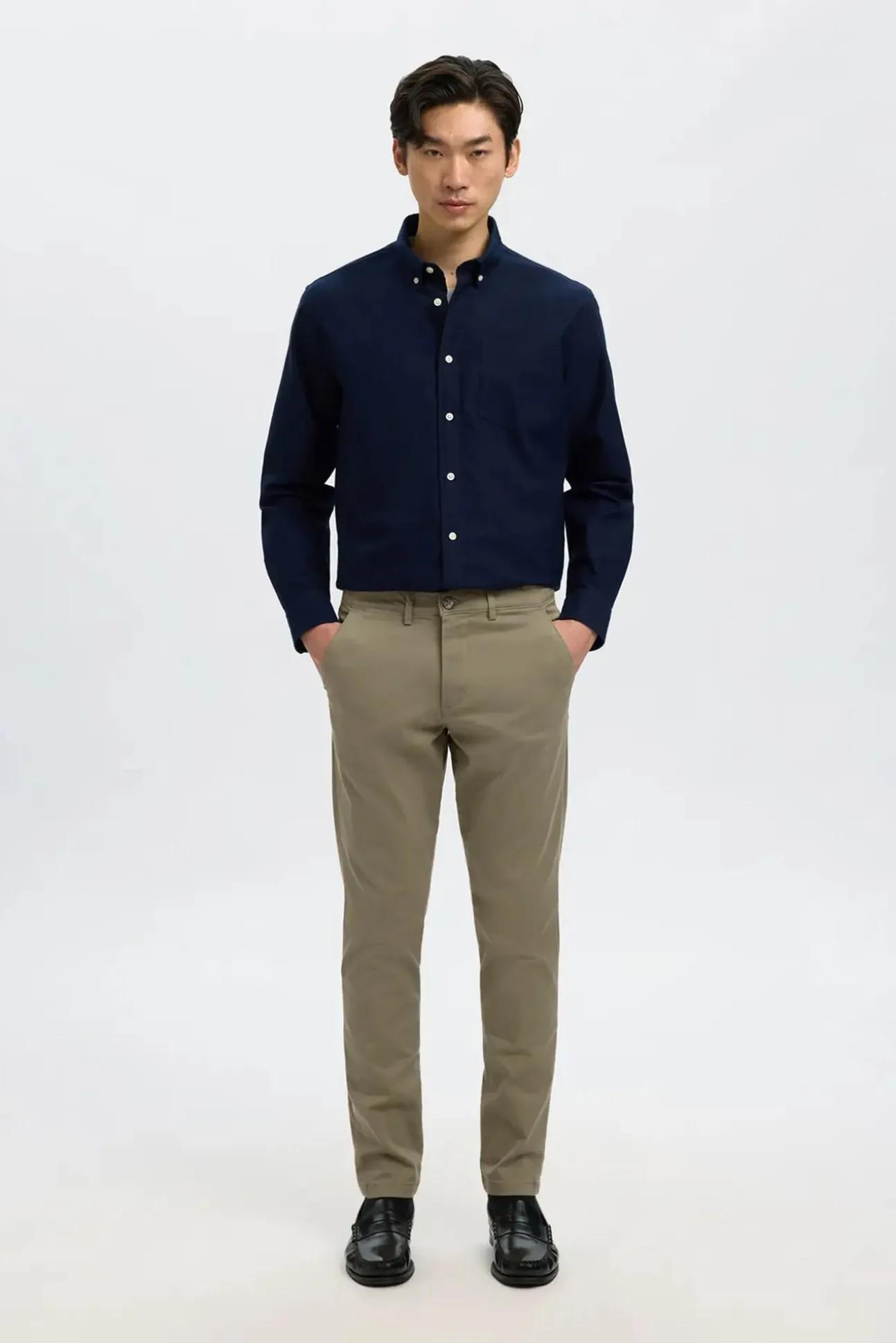 Calça calças chino slim fit feita de algodão orgânico