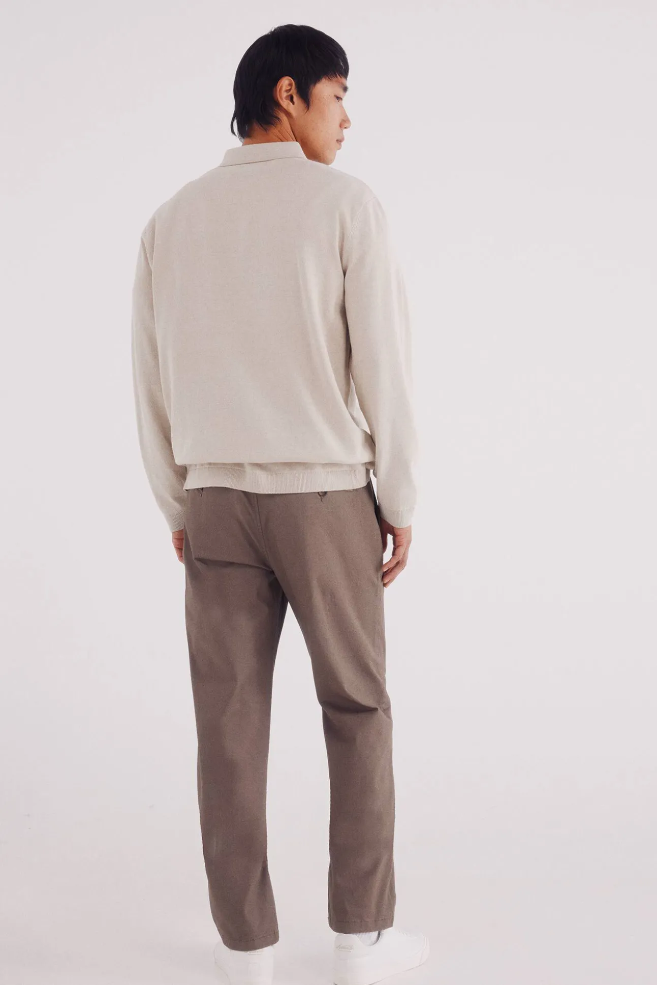 Calça calças chino slim fit com micro estampa