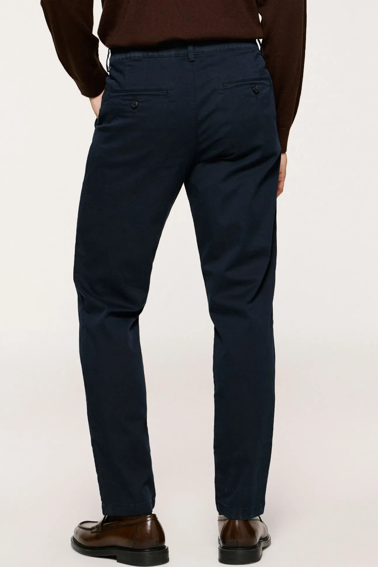 Calça calças chino slim fit feita de algodão orgânico