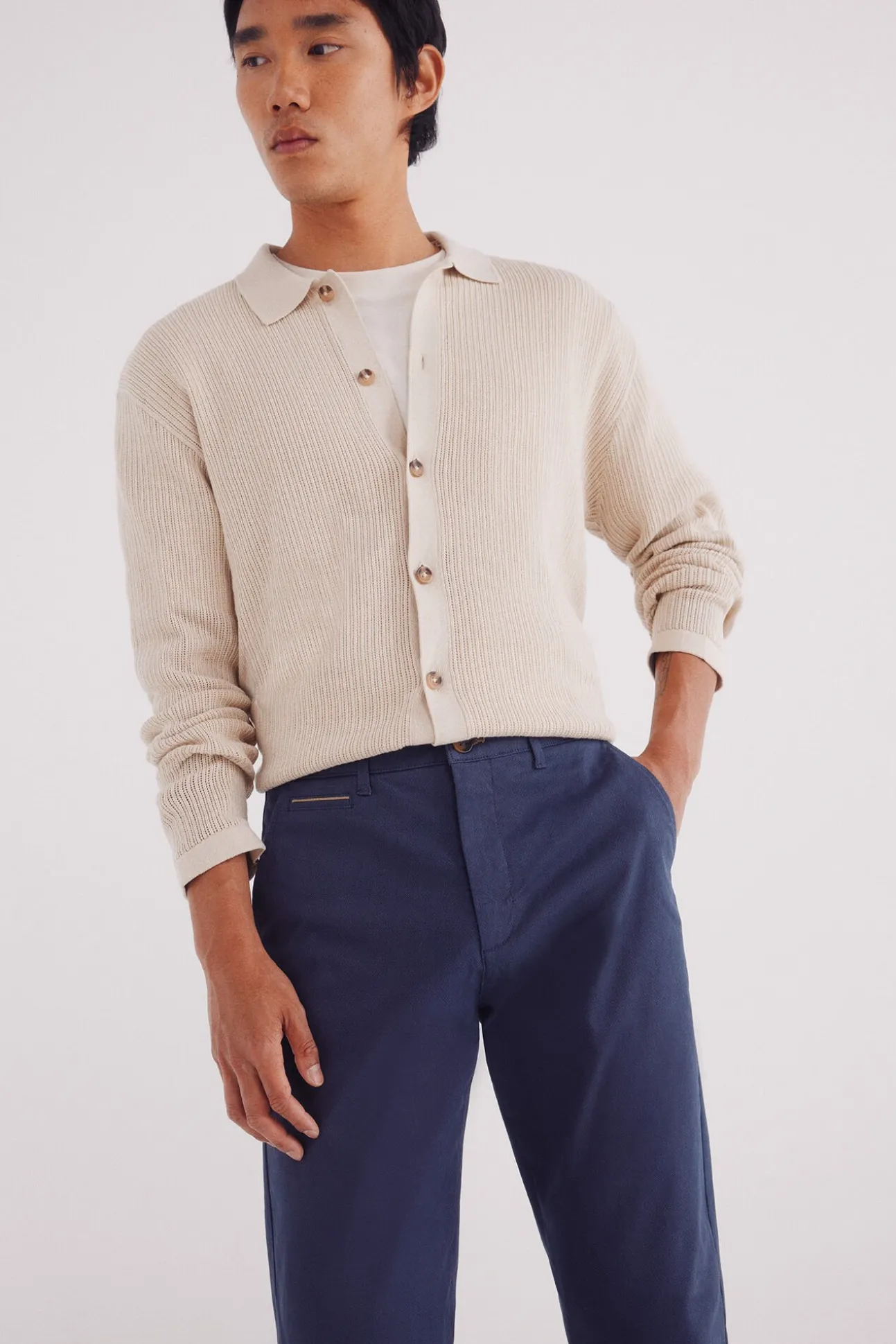 Calça calças chino slim fit com micro estampa