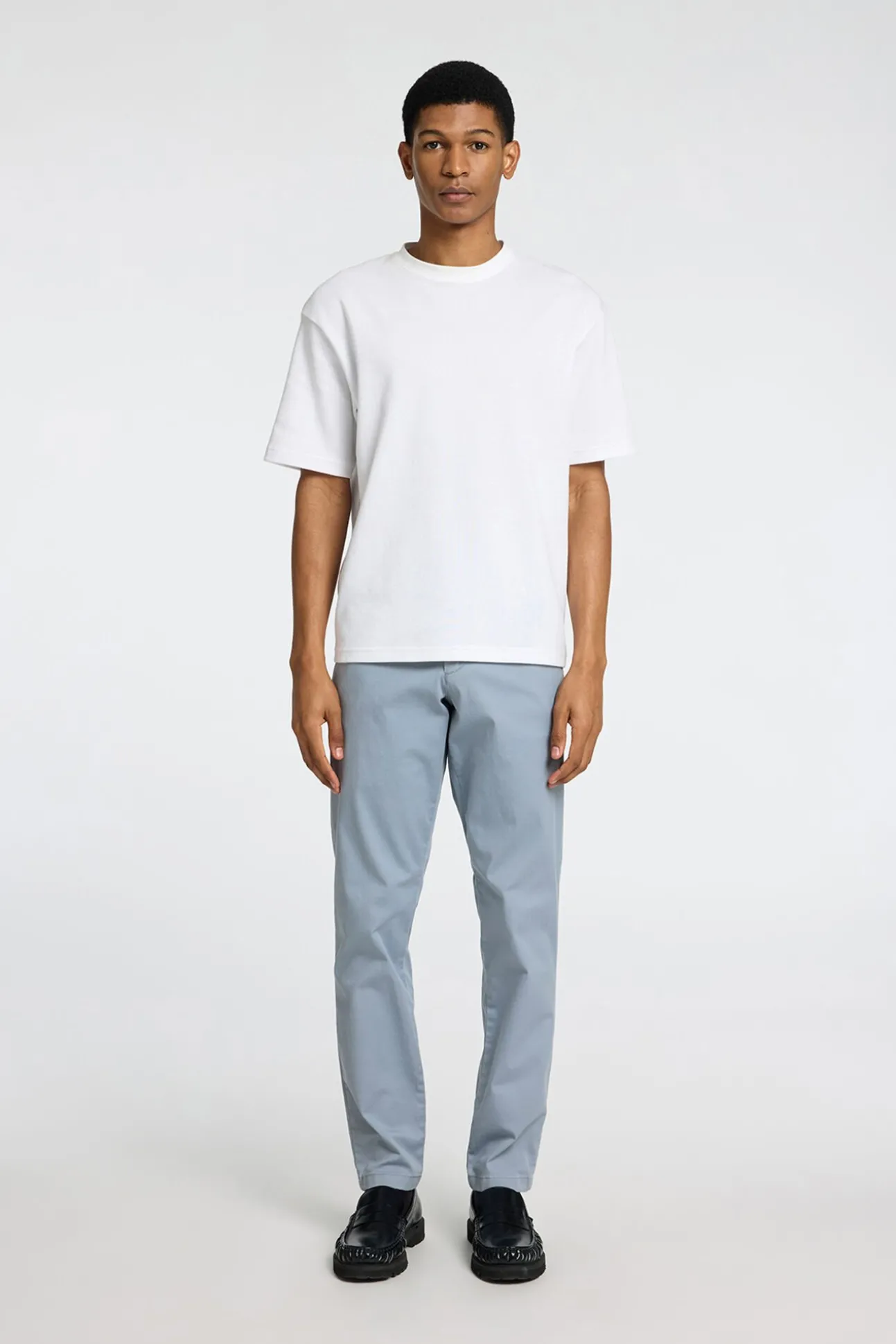 Calça calças chino slim fit feita de algodão orgânico