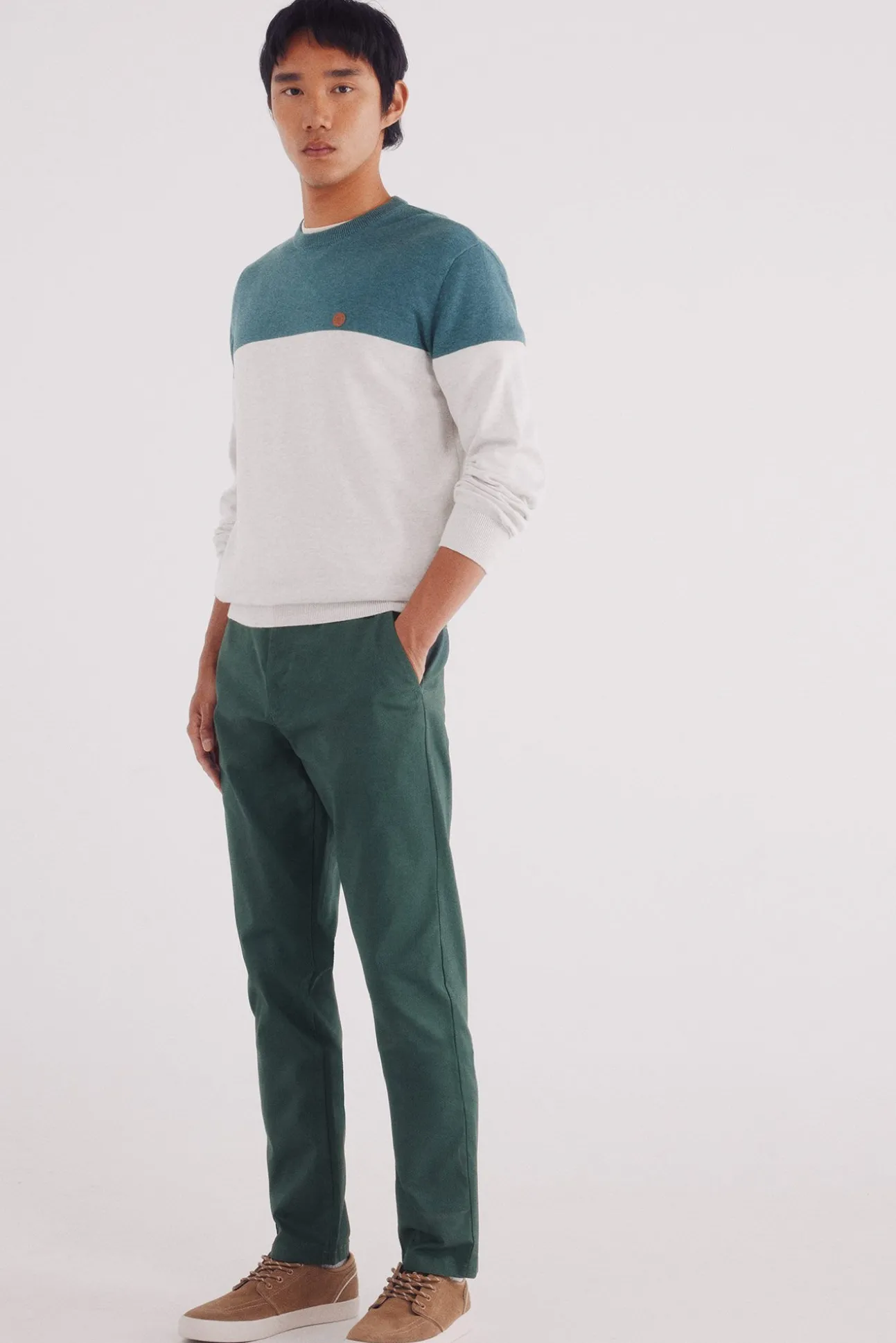 Calça calças chino slim fit com micro estampa
