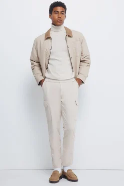 Calça cargo com ajuste confortável