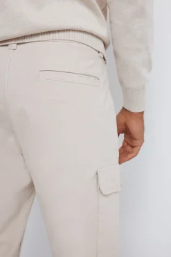 Calça cargo com ajuste confortável