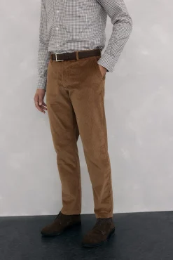 Calça Chino de veludo grossa de regular fit