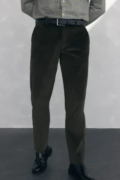 Calça Chino de veludo grossa de regular fit