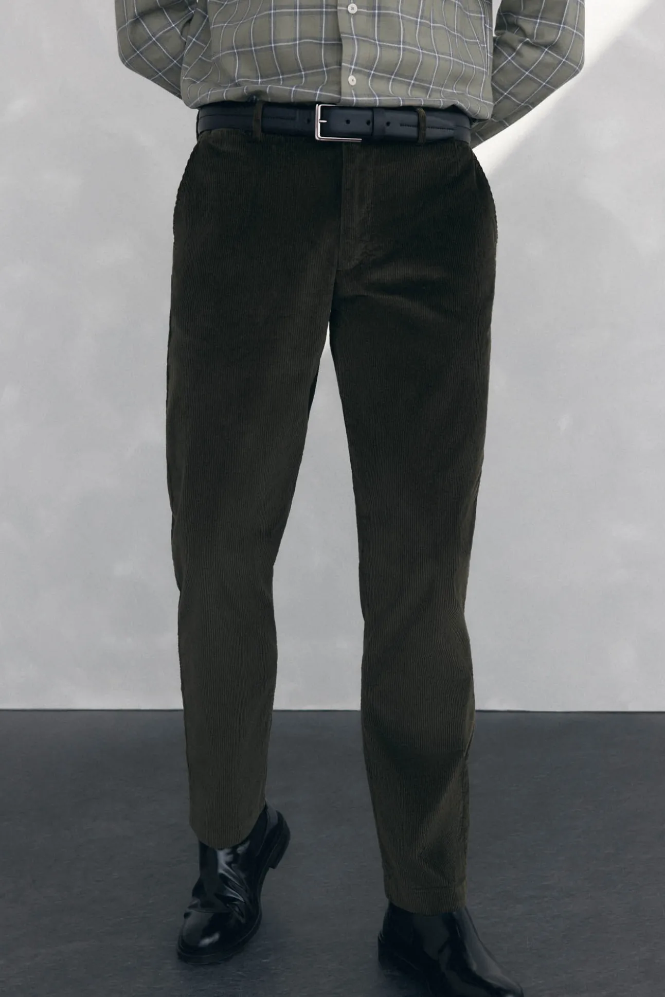 Calça Chino de veludo grossa de regular fit