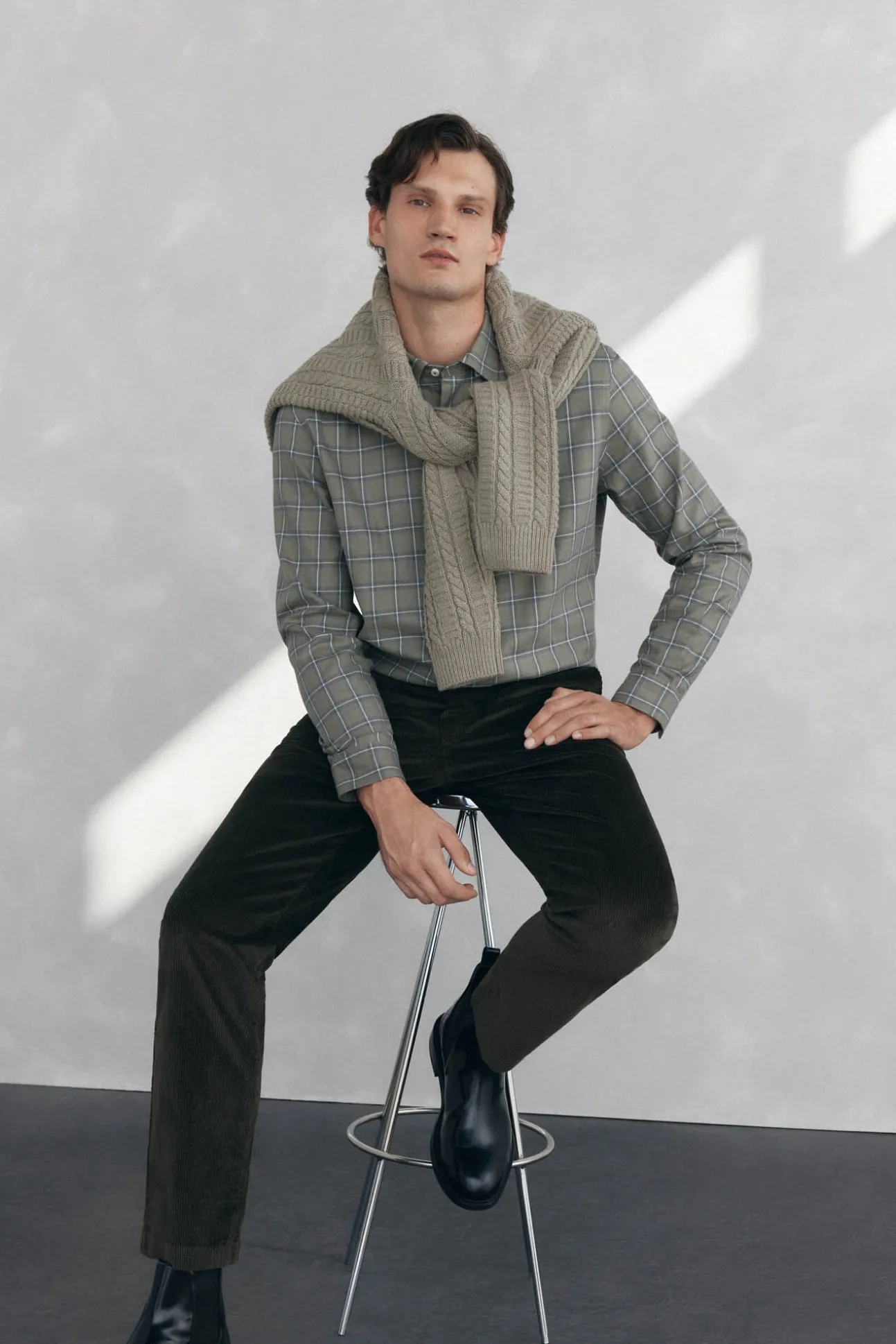 Calça Chino de veludo grossa de regular fit