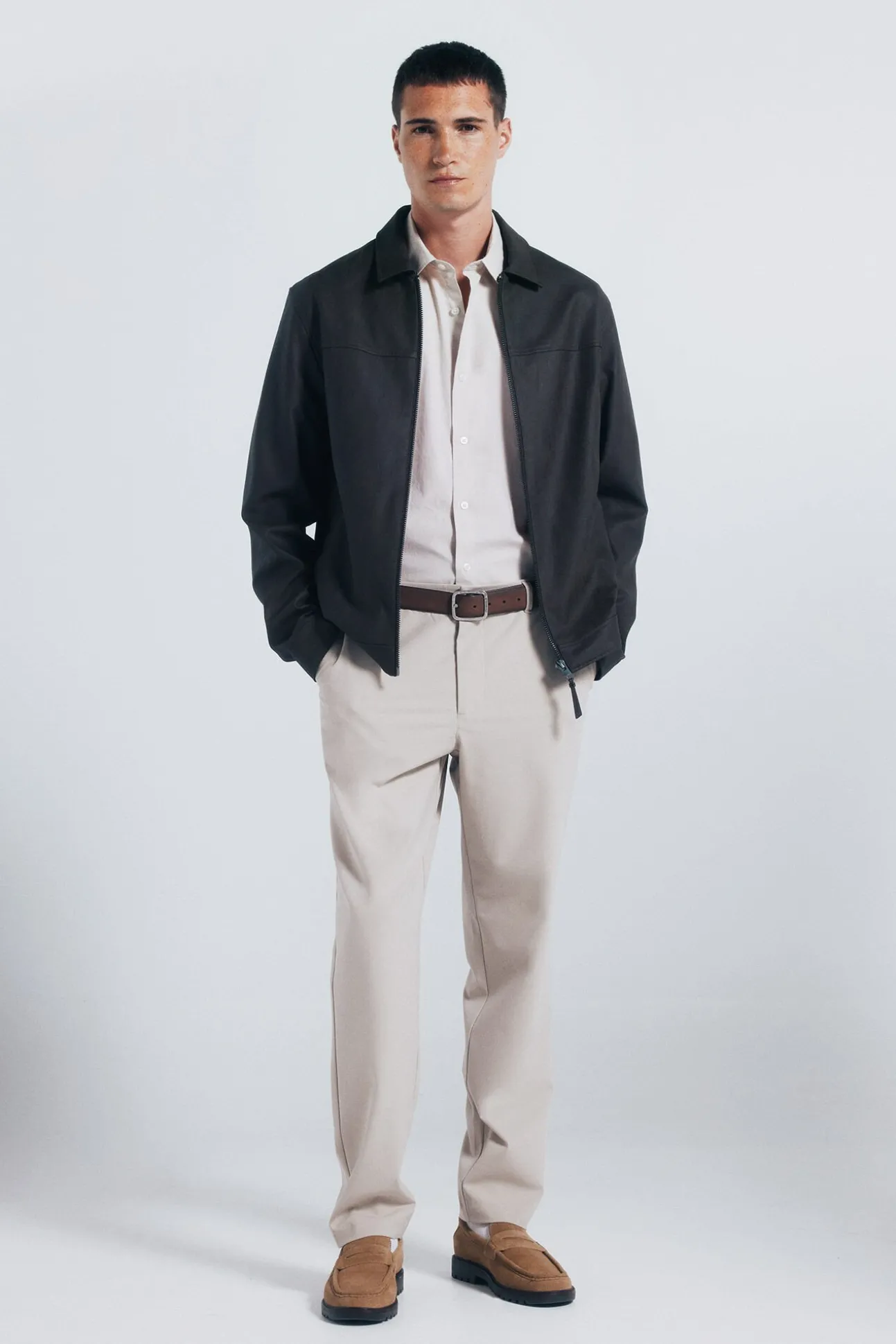 Calça chino jogger com caimento confortável