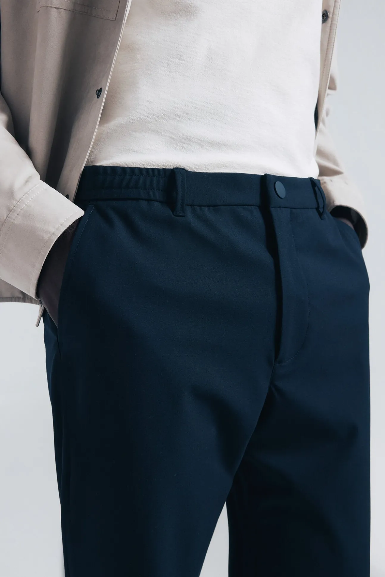 Calça chino jogger com caimento confortável