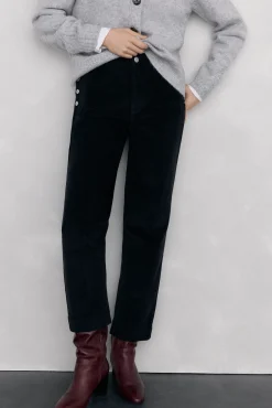 Calça clássica de veludo veludo slim