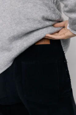 Calça clássica de veludo veludo slim