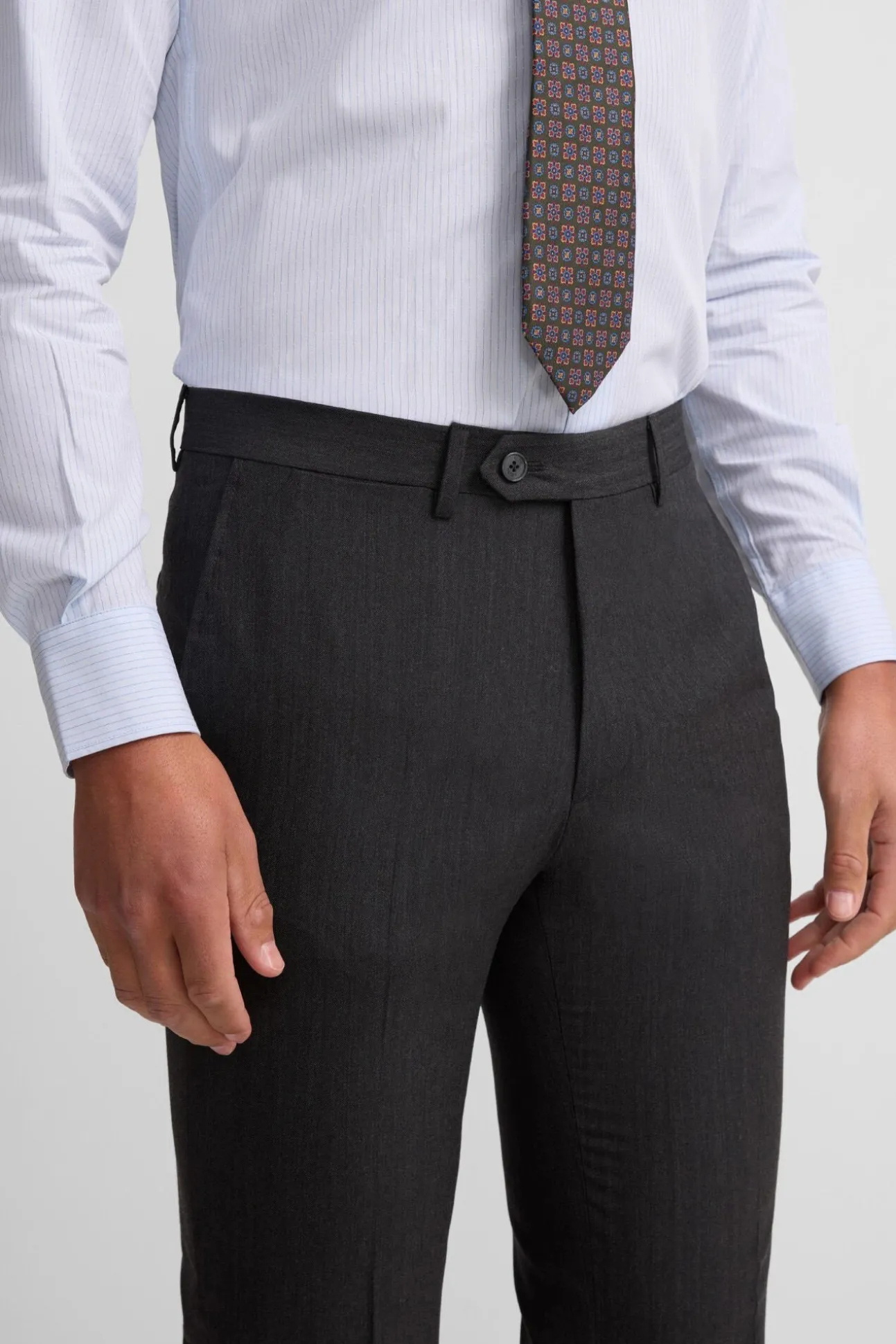 Calça clássicas de terno em espinha de espiga