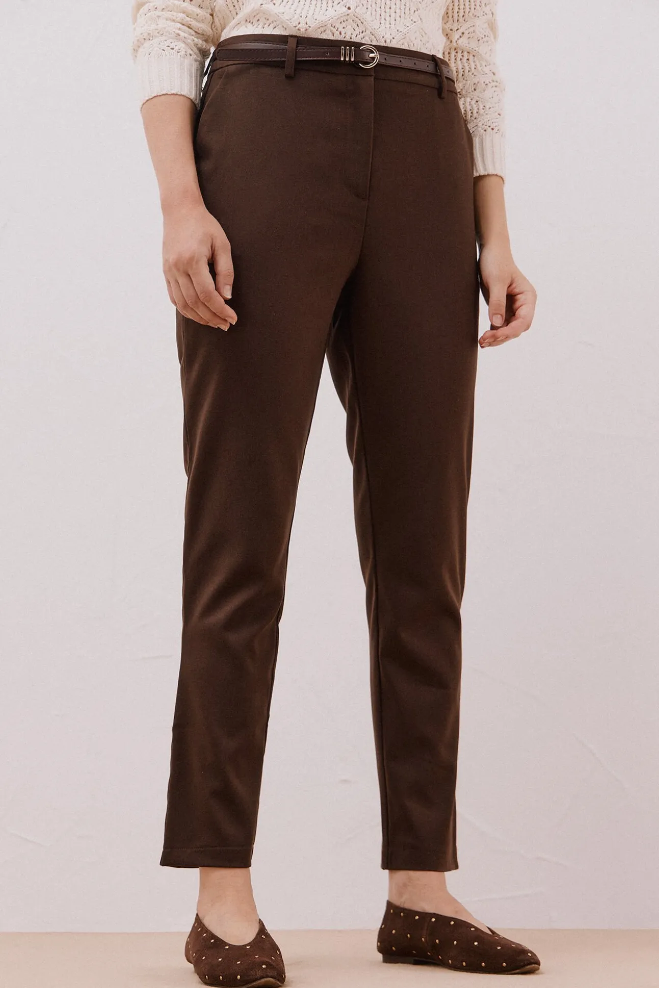 Calça com cinto