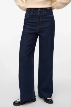 Calça com detalhe de corrente