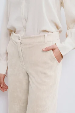 Calça compridas de veludo cotelê