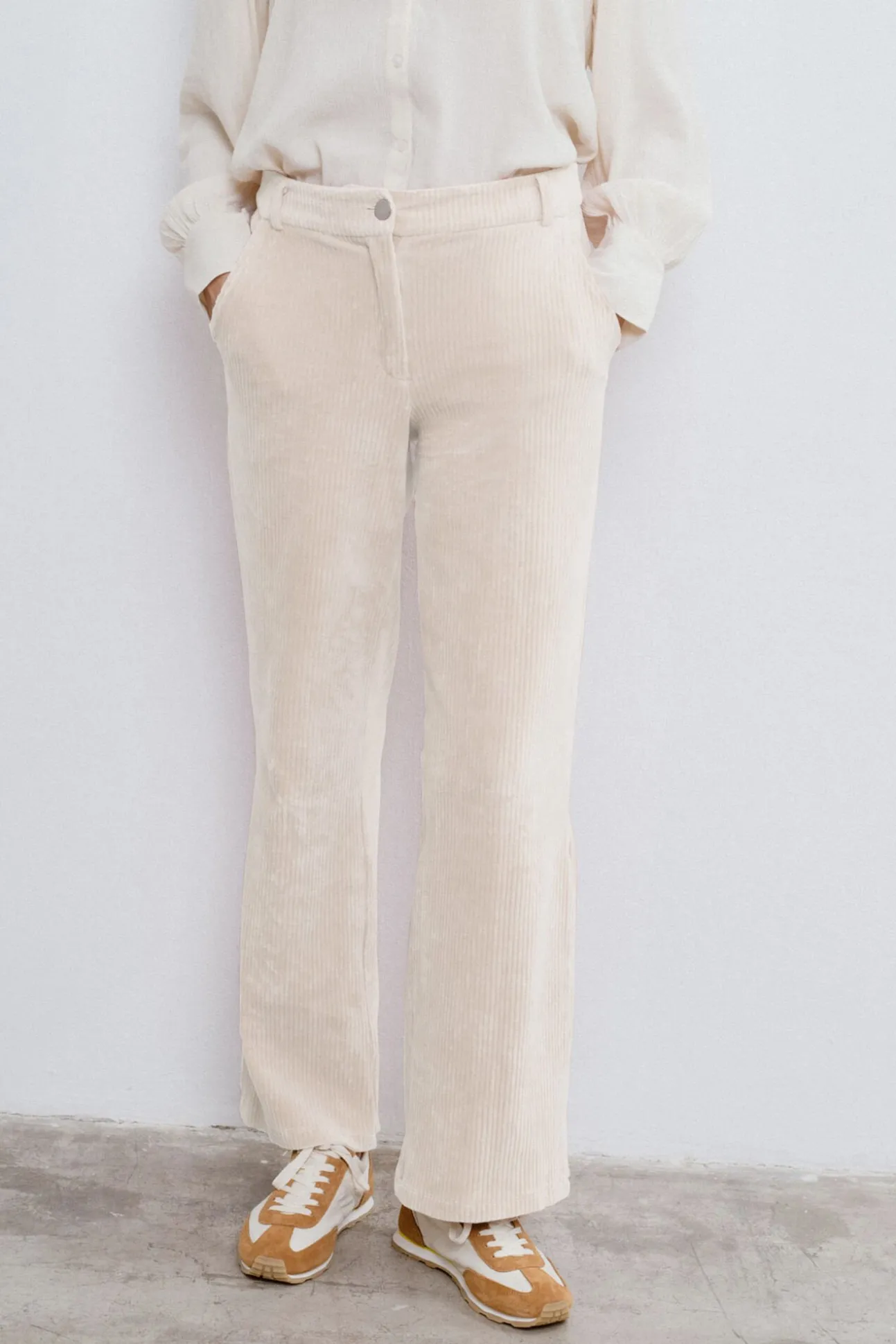 Calça compridas de veludo cotelê