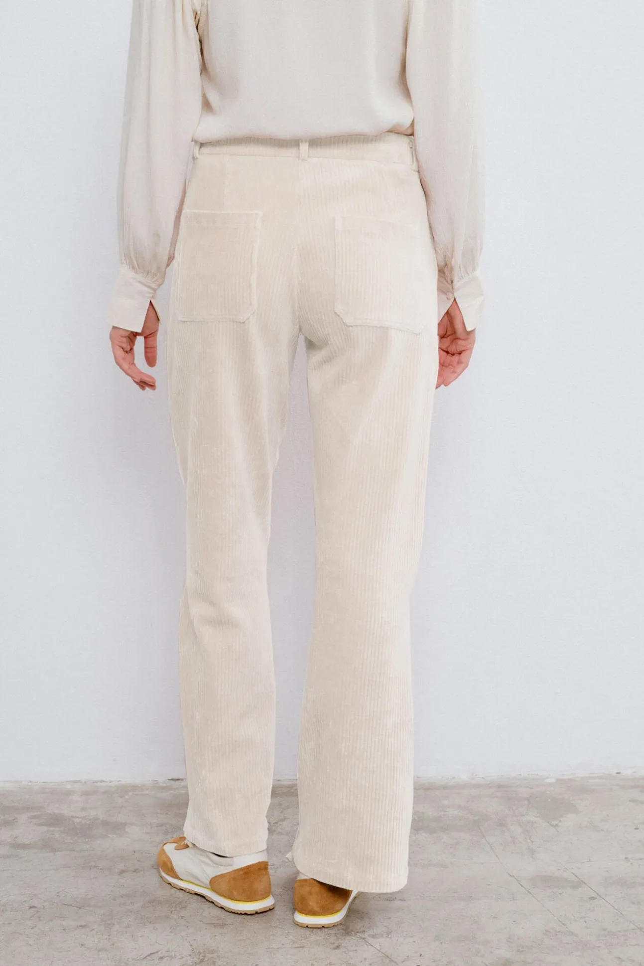 Calça compridas de veludo cotelê