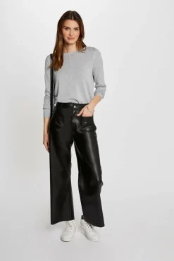 Calça de couro sintético
